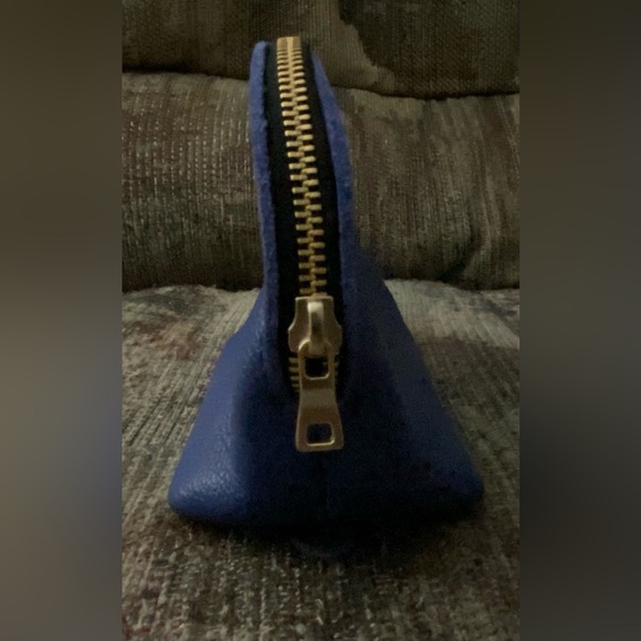 Portland Leather Goods Belladonna makeup bag. - Picture 5 of 8